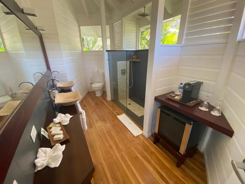 ⁠King Suite Sea View - 5